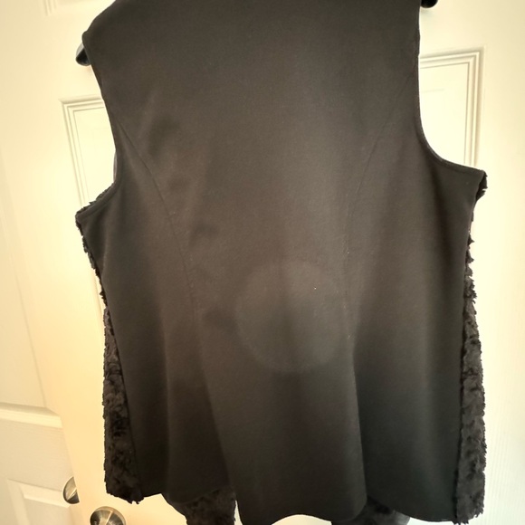 Faux fur vest - Picture 3 of 3